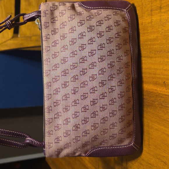 Dooney & Bourke Vintage purple logo canvas and dark purple shoulder bag - Picture 4 of 16